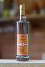 Eau de vie carotte, bio, provenance Alsace. Arôme dominé par la racine et le terroir.